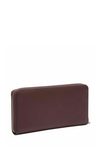 Portfel z bordowej skóry o gładkiej fakturze, z zamkiem błyskawicznym wzdłuż krawędzi i smukłym, prostokątnym kształtem. Minimalistyczny wygląd.