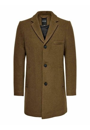 Manteau homme marron en mélange de laine, croisé simple, avec col cranté, trois boutons noirs et poches passepoilées, col déboutonné laissant apparaître la doublure noire.