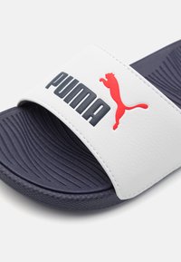 Puma COOL CAT 2.0 UNISEX - Strandpapucsok és -szandálok - white/navy/for all time red