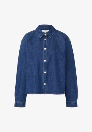 Ciemnoniebieska koszula jeansowa z długim rękawem, zapinana na guziki z przodu, z kołnierzykiem i zapinanymi na guziki mankietami, prezentowana na białym tle.