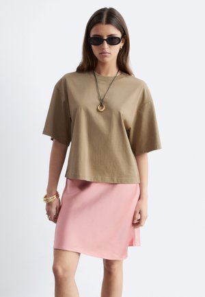 & OTHER STORIES, & OTHER STORIES BOXY T-SHIRT - T-shirt imprimé - beige
