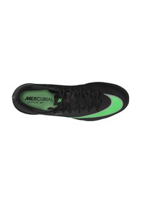 Μαύρο ποδοσφαιρικό παπούτσι Nike Mercurial Vapor με πράσινο σήμα και πράσινη εσωτερική σόλα, φαίνεται από πάνω.