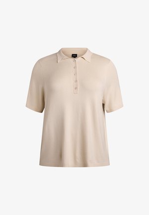 Polo beige de manga corta, tejido suave, cuello clásico, tapeta con cinco botones y corte relajado. Diseño liso sin estampados.