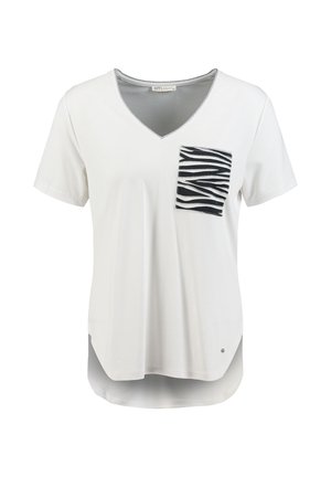 Wit T-shirt met korte mouwen en V-hals, met zwart-wit zebraprint zak op de linkerborst en een gebogen zoom.
