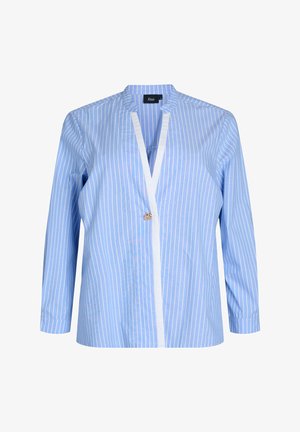 Hellblaues Hemd mit weißen vertikalen Streifen, Stehkragen und einer vorderen Öffnung, die mit einem einzigen Knopf gesichert ist. Lange Ärmel, glattes Material.