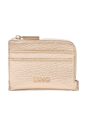 Kompaktný kovový zlatý držiak na karty s textúrovaným povrchom, viacerými priehradkami na karty, uzatváraním na zips a vyrazeným názvom značky „LIU·JO“ na prednej strane.