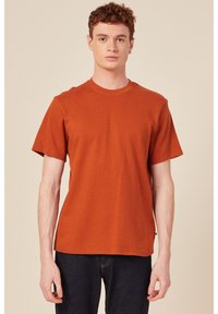 BONOBO Jeans MIT KURZEN ÄRMELN - Camiseta básica - orange foncé