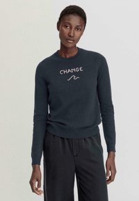 hessnatur Strickpullover - marine