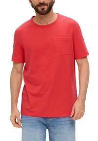 s.Oliver MIT BRUSTTASCHE - T-shirt basic - rot