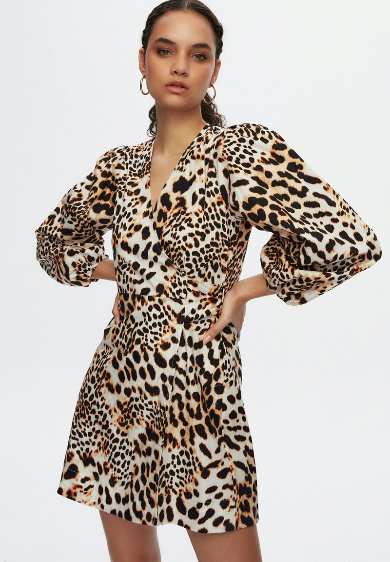 adL PATTERNED DOUBLE BREASTED  - Jurk - leopard