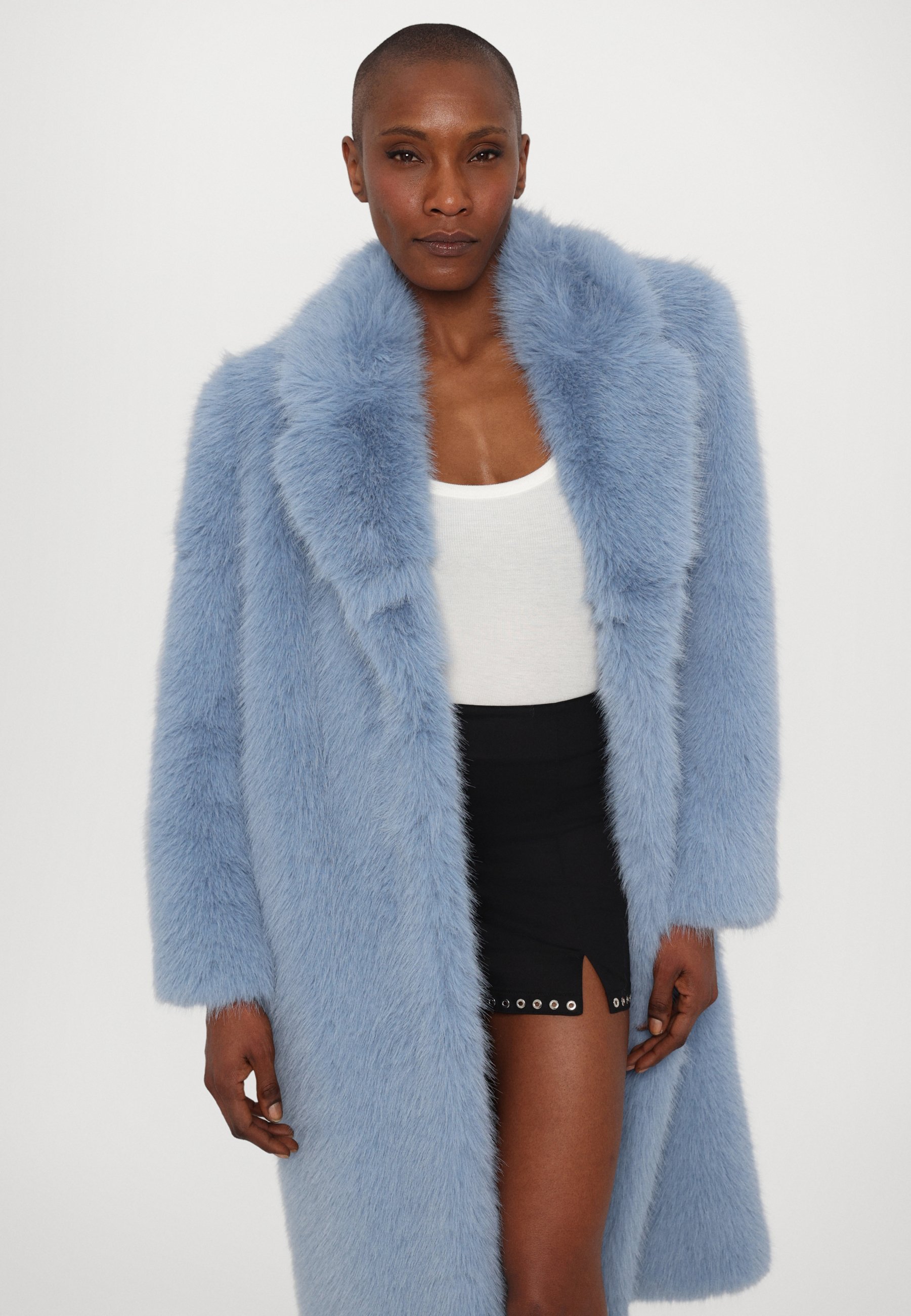 stand studio blue coat