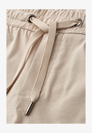 Street One, HIGH WAIST WIDE LEG HOSE IM LOOSE FIT - Shorts - clay sand