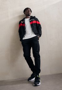 Champion ICONS HOODED - Chándal - schwarz