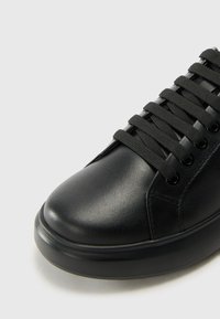 Valentino BOUNCE - Baskets basses - black