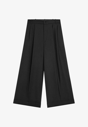 Schwarze, weit geschnittene Hose aus glattem Stoff, mit vorderen Falten und Knopfverschluss. Gerade Säume mit sauberem Abschluss.