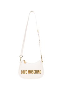 Borsa bianca con forma curva, lettering dorato "LOVE MOSCHINO" e tracolla regolabile e staccabile. Texture liscia con dettagli in metallo.