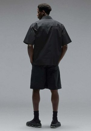 Oakley, SHORT CARGO ALL DAY - Shorts - nero