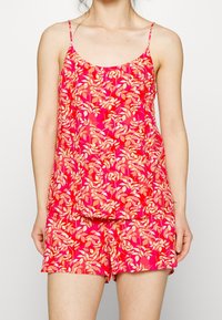 Vero Moda Petite Linne - pink