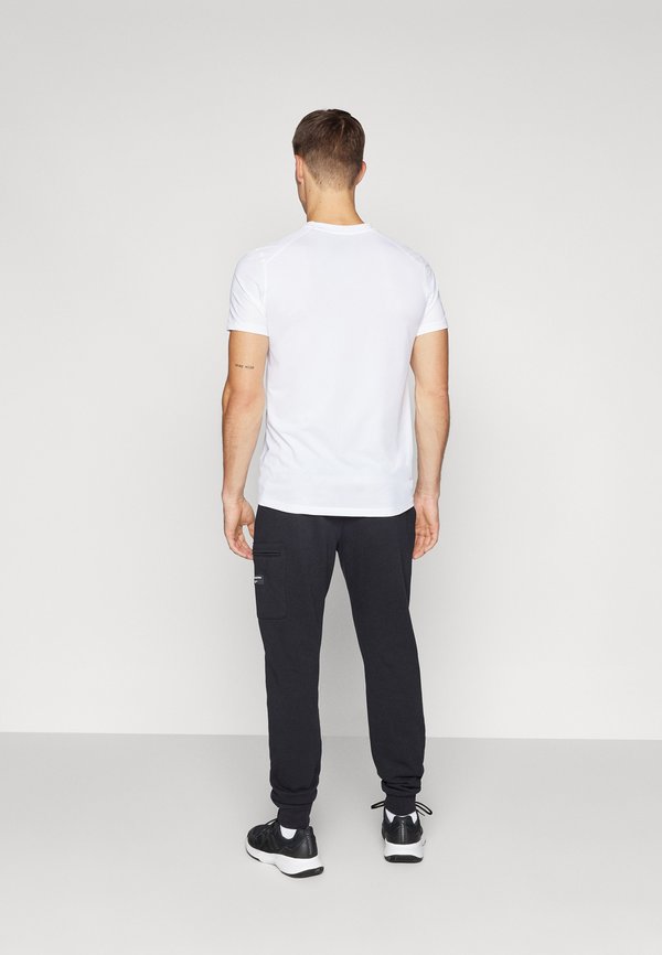 CENTRE TAPERED POCKET PANTS - Tracksuit bottoms3