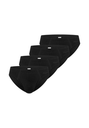 Cztery identyczne czarne męskie slipy ułożone w przesuniętym rzędzie na białym tle.