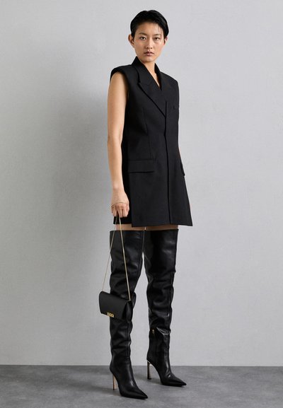 Victoria Beckham WALLET ON CHAIN - Pisemska torbica - black