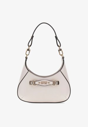 Beige válltáska ívelt dizájnnal, sima felülettel, fekete akcentusokkal, aranyszínű kiegészítőkkel és logó részlettel egy díszítő pánton.