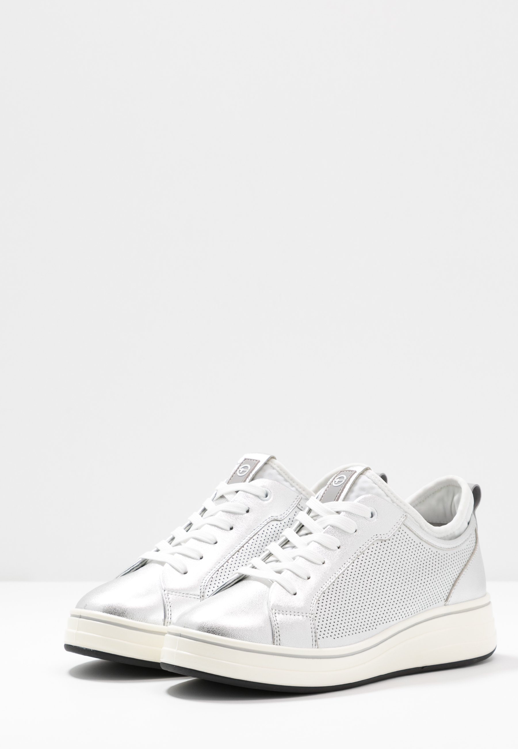 Tamaris Pure Relax LACE UP Joggesko silverwhite Tamaris Pure Relax LACE UP Joggesko white Zalando.no