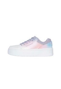 Zapatillas blancas de plataforma con parte superior en degradado de tonos pastel rosa y púrpura, diseño con cordones y detalles brillantes cerca del cuello. Logo de la marca en el lateral.