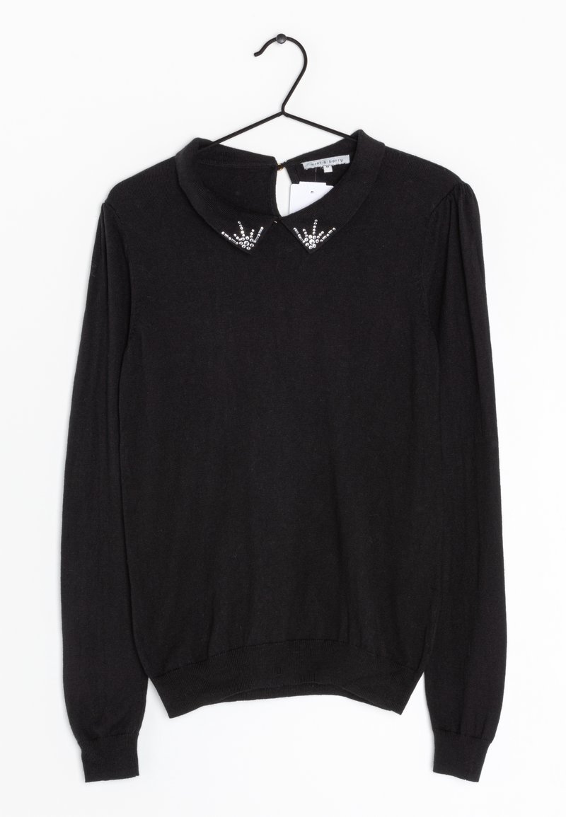 Czarny sweter z długim rękawem i kołnierzykiem. Posiada dekoracyjne kryształowe akcenty na kołnierzu. Miękka, teksturowana tkanina.
