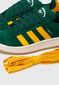 adidas Originals CAMPUS 00S UNISEX - Baskets basses - collegiate green/crew yellow/ftwr white
