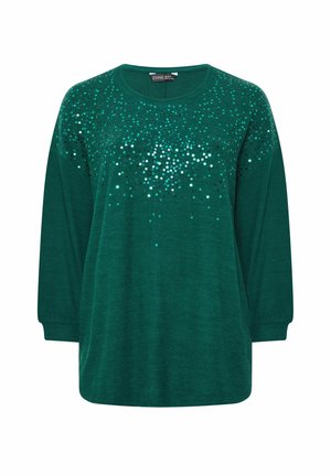 Pull vert à manches longues avec un col rond et des sequins brillants dispersés, concentrés sur le haut de la poitrine et les épaules.