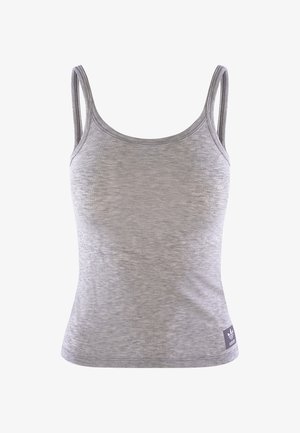 Lysegrå ribstrikket tanktop med dobbelte skulderstropper og et lille Adidas-logo på den nederste venstre side.
