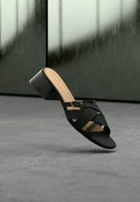 Δεν επιλέχθηκε, black