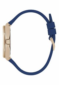Orologio da uomo con cassa rettangolare in tonalità oro, cinturino in silicone blu navy, corona testurizzata e vetro lucido.