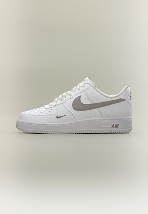 Nike Sportswear AIR FORCE 1 07' TECH ESS - Αθλητικά παπούτσια - white/college grey