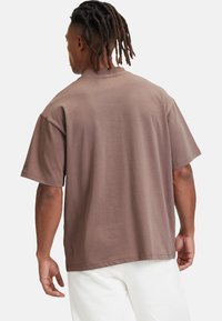 Fila BLANS TEE - T-shirts basic - deep taupe
