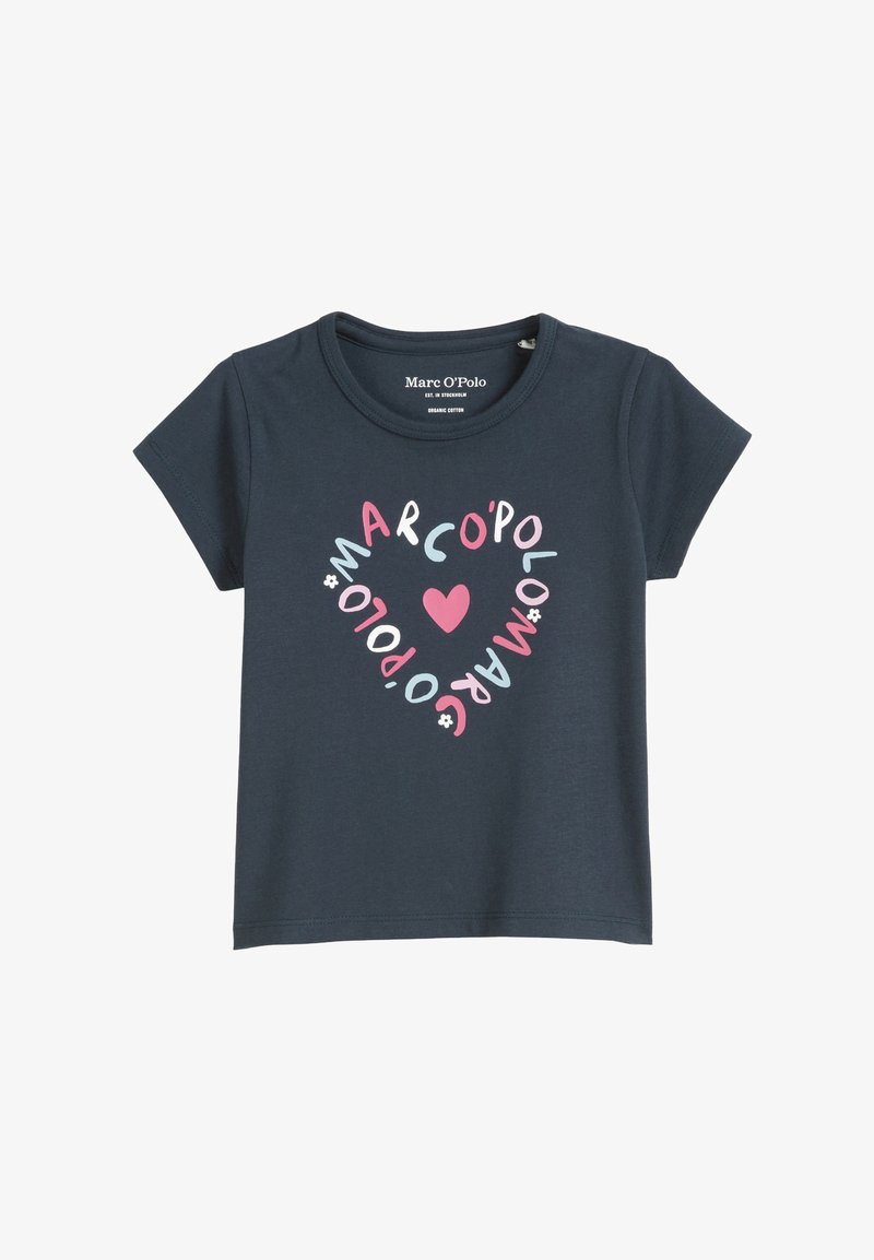 Marineblaues T-Shirt mit kurzen Ärmeln aus Bio-Baumwolle, mit einem herzförmigen Textdesign in Pink und Weiß sowie floralen Akzenten.