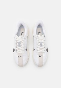 Nike Performance PEGASUS PLUS - Bėgimo batai plentui - white/anthracite/sail/light orewood brown/sesame