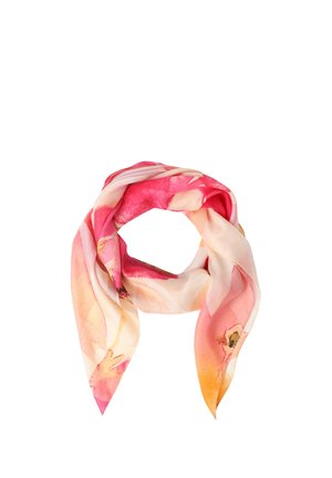 Lekki szalik z akwarelowymi kwiatowymi wzorami w kolorach różowym, pomarańczowym i kremowym, luźno złożony z zaostrzonymi końcami.