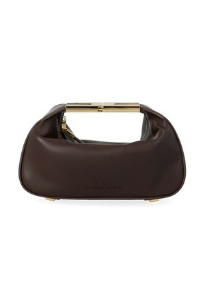 Sac à main en cuir brun foncé avec poignée à fermoir rectangulaire doré et nom de marque discrètement embossé à l'avant.