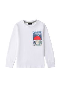 Camicia bianca a maniche lunghe con una stampa grafica che presenta un sole rosso e foglie di palma, arricchita dal testo "Cambia" e "ORIZZONTE". Tessuto di cotone morbido.