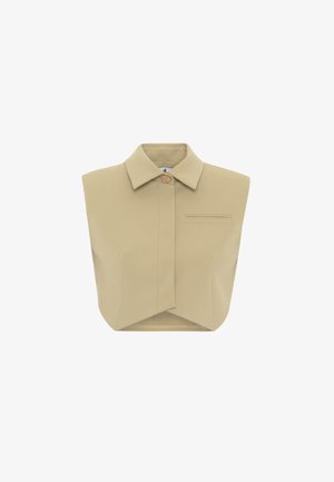 Beige mouwloos topje met een puntkraag, sluiting met knopen aan de voorkant en één borstzak; gestructureerd ontwerp met een cropped silhouet.