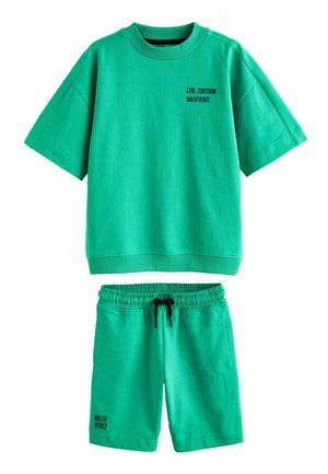 Next SHORT SLEEVE CREW SET REGULAR FIT - Pantalon de survêtement - green