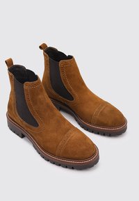 Sandra Fontán Bottines - camel