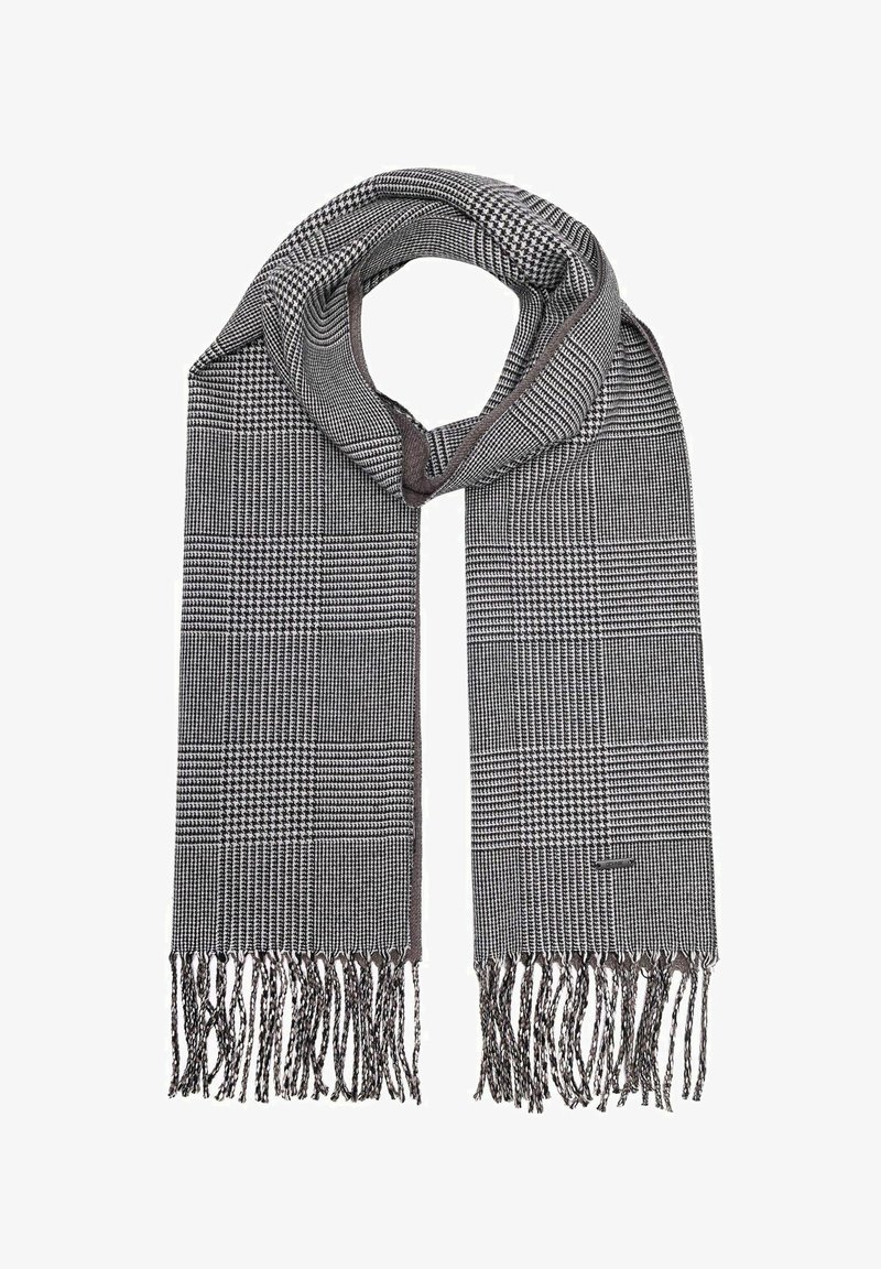 Czarny i szary pleciony szal z wzorem w ząbek i frędzlami na końcach, prezentujący miękką strukturę i prostokątny kształt.