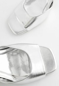 Next REGULAR FIT - Riemensandalette - silver