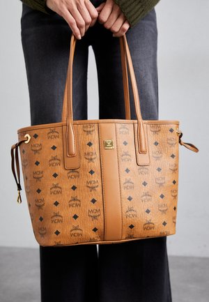 MCM LIZ SET - Borsa a mano - cognac