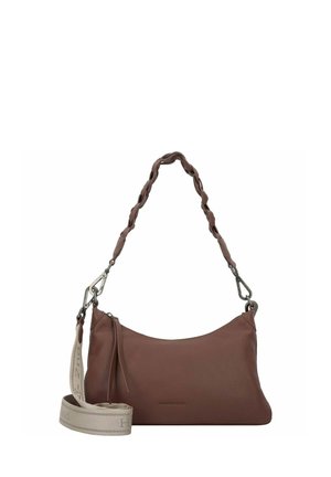 Borsa a spalla in pelle marrone con forma curva, manico intrecciato e tracolla staccabile con motivo tessuto. Dettaglio con scomparto con zip.