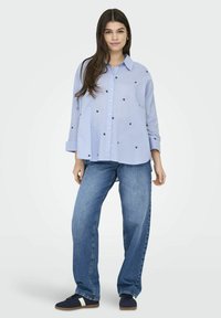 ONLY ONLNEW LINA GRACE NOOS - Button-down blouse - brunnera blue