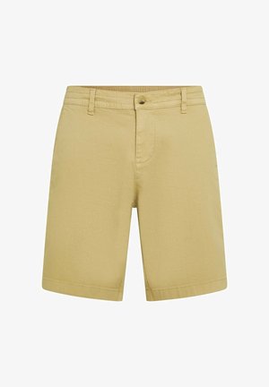 Shorts kaki en tissu léger, avec passants pour ceinture, poches avant, coupe droite et détails de couture subtils.